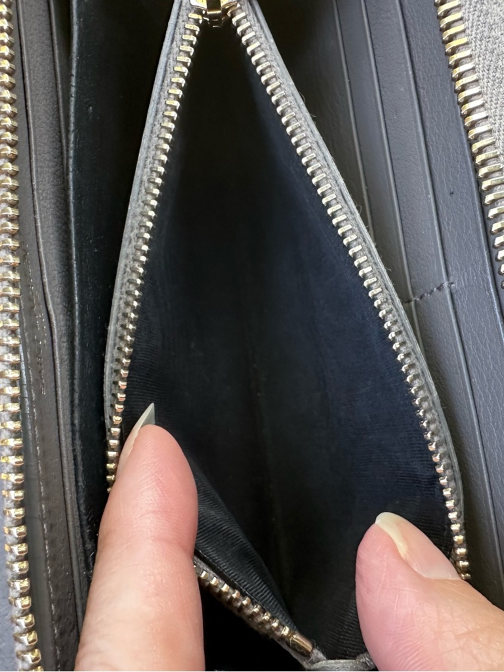 YSL Long Wallet - Picture 7 of 8